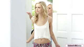 ���ුඩා පියයුරු යොවුන් ලෙව කෑවා පසුව rimmed විසින් සමලිංගික bff