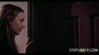 في سن المراهقة ابنة أردت زب كبير