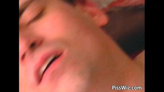 Madura loira vagabunda suga galo e queda