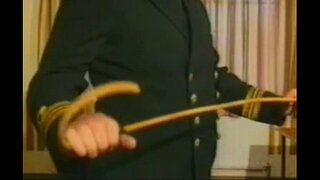 Britu jūras spēku sieviete caned