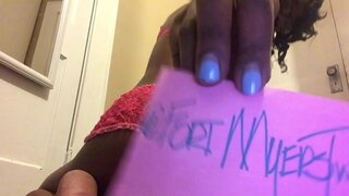 Малышка Стройная Толстушка Показывает, Что Она Тоже Может Хлопать Своей Попкой!