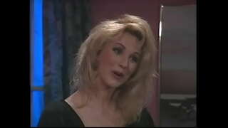 ���বিশ্বাস্য, স্বর্ণকেশী, ভদ্রমহিলা মোরগ sucks এবং পায় তার গোলাপী গুদ কালো পালঙ্ক উপর