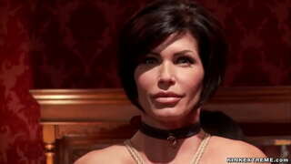 Nga auheke big boobs kakaho MILF Cherie Deville ngotea tikaokao big ka fucks ia i te brunette MILF Shay Pokiha, te faaiteraa a ia, me te ngote i roto i te Upper Papa rōpū